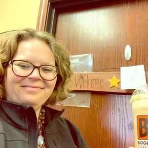 Meet your Posher, Carrie